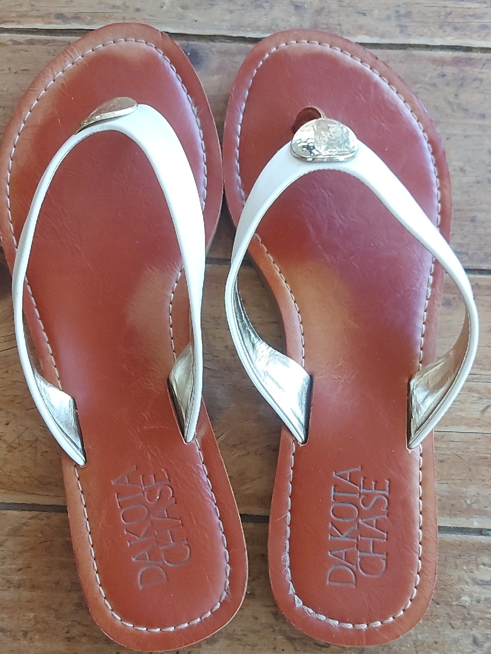Women's White and Brown Leather Thong Sandals - Picture 5 of 9